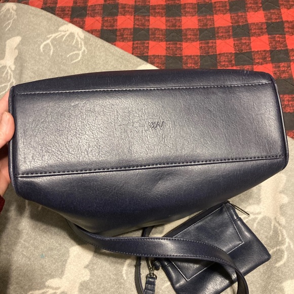 Matt&Nat purse/wristlt vegan leather lovely washed blue/navy color new condition - Picture 6 of 9